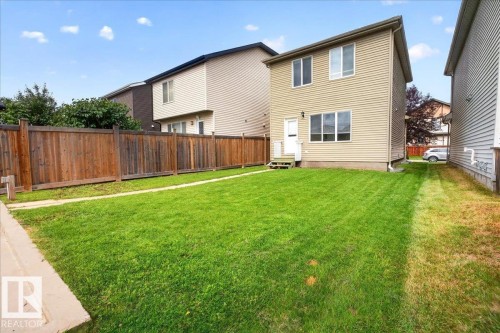8305 Ellis Crescent Nw, Edmonton, AB - Outdoor
