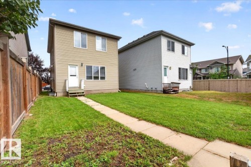 8305 Ellis Crescent Nw, Edmonton, AB - Outdoor