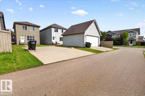 8305 Ellis Crescent Nw, Edmonton, AB - Outdoor