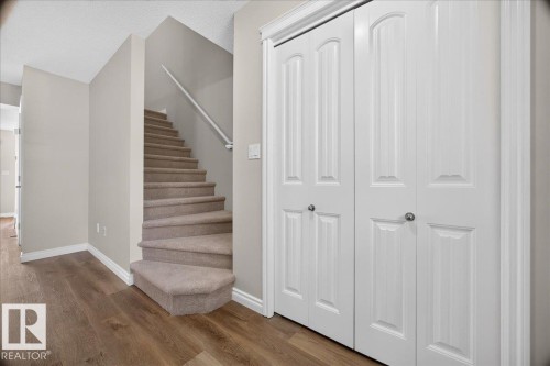 8305 Ellis Crescent Nw, Edmonton, AB - Indoor Photo Showing Other Room