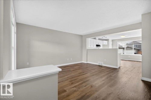 8305 Ellis Crescent Nw, Edmonton, AB - Indoor Photo Showing Other Room