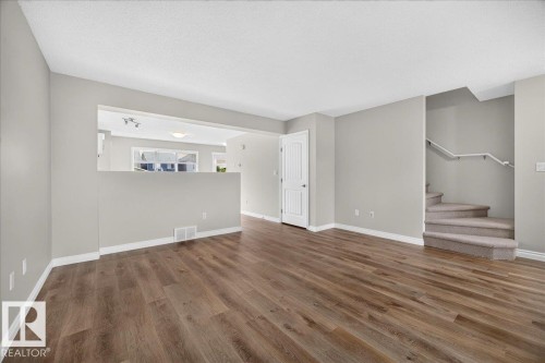 8305 Ellis Crescent Nw, Edmonton, AB - Indoor Photo Showing Other Room