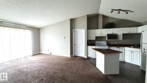 #422 151 Edwards Dr Sw, Edmonton, AB - Indoor Photo Showing Kitchen