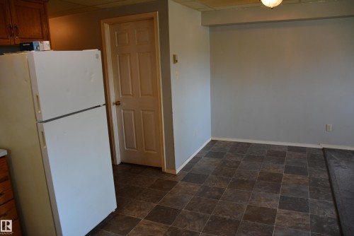 4823 & 4825 52 Street, Barrhead, AB - Indoor
