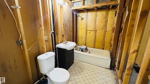 5102 57, Cold Lake, AB - Indoor
