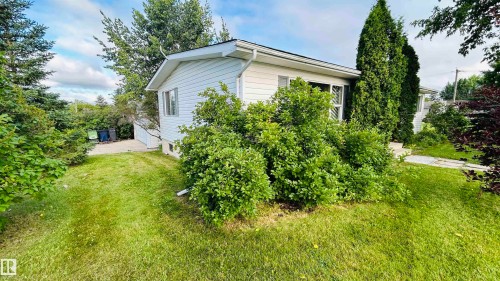 5102 57, Cold Lake, AB - Outdoor