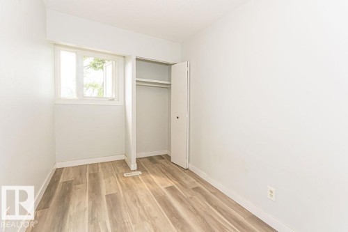 #5 14205 82 St Nw, Edmonton, AB - Indoor Photo Showing Other Room