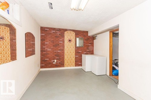 #5 14205 82 St Nw, Edmonton, AB - Indoor