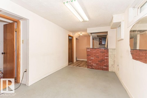 #5 14205 82 St Nw, Edmonton, AB - Indoor Photo Showing Other Room