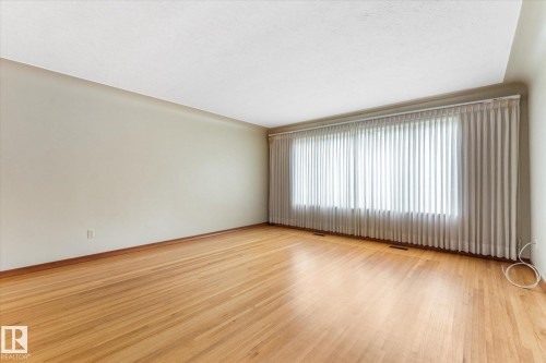 15930 93 Avenue Nw, Edmonton, AB - Indoor Photo Showing Other Room