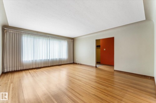 15930 93 Avenue Nw, Edmonton, AB - Indoor Photo Showing Other Room