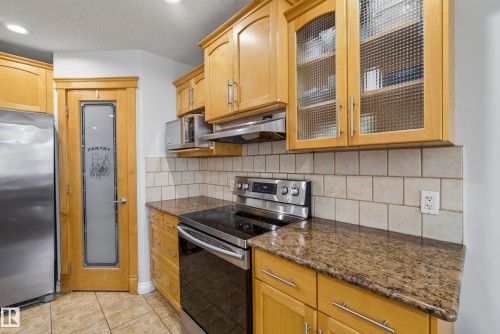 16604 59 Street Nw, Edmonton, AB - Indoor Photo Showing Kitchen