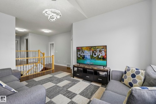 16604 59 Street Nw, Edmonton, AB - Indoor Photo Showing Living Room
