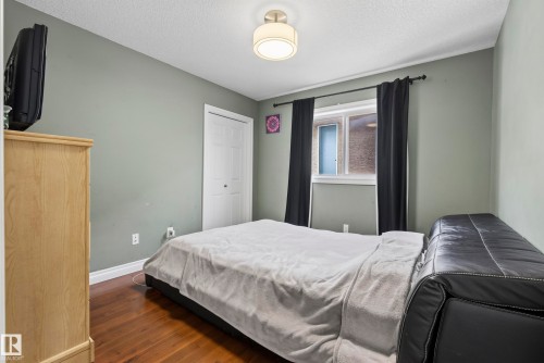 16604 59 Street Nw, Edmonton, AB - Indoor Photo Showing Bedroom
