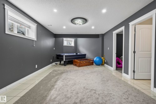 16604 59 Street Nw, Edmonton, AB - Indoor Photo Showing Other Room