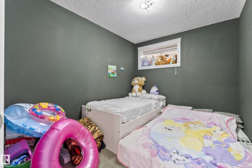 16604 59 Street Nw, Edmonton, AB - Indoor Photo Showing Bedroom