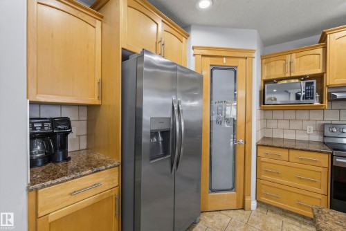 16604 59 Street Nw, Edmonton, AB - Indoor Photo Showing Kitchen