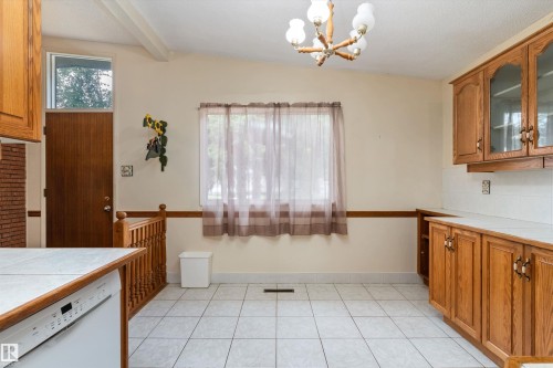 40 Curlew Crescent, Sherwood Park, AB - Indoor Photo Showing Kitchen