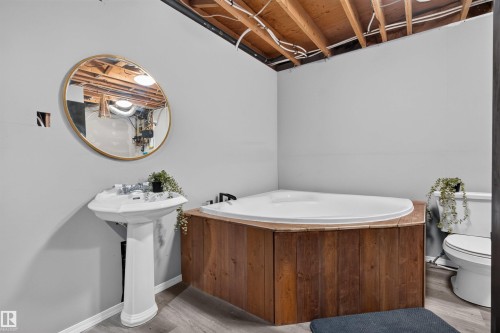 3606 44 Street, Leduc, AB - Indoor Photo Showing Bathroom
