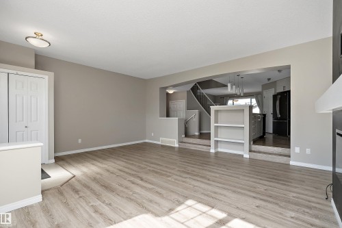 4037 Prowse Lane Sw, Edmonton, AB - Indoor