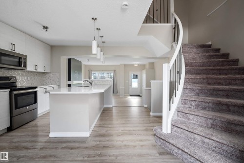 4037 Prowse Lane Sw, Edmonton, AB - Indoor Photo Showing Kitchen With Upgraded Kitchen