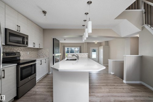 4037 Prowse Lane Sw, Edmonton, AB - Indoor Photo Showing Kitchen With Upgraded Kitchen
