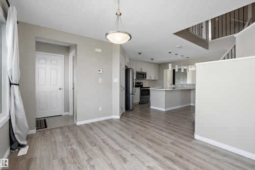 4037 Prowse Lane Sw, Edmonton, AB - Indoor
