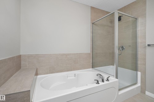 4037 Prowse Lane Sw, Edmonton, AB - Indoor Photo Showing Bathroom