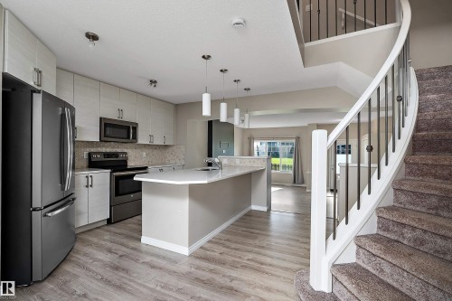 4037 Prowse Lane Sw, Edmonton, AB - Indoor Photo Showing Kitchen With Upgraded Kitchen
