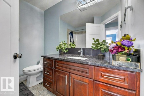 10724 72 Avenue Nw, Edmonton, AB - Indoor Photo Showing Bathroom