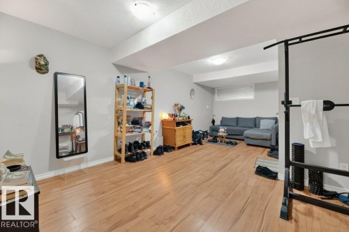 10724 72 Avenue Nw, Edmonton, AB - Indoor