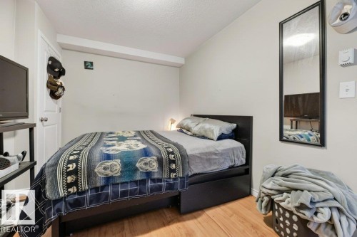 10724 72 Avenue Nw, Edmonton, AB - Indoor Photo Showing Bedroom