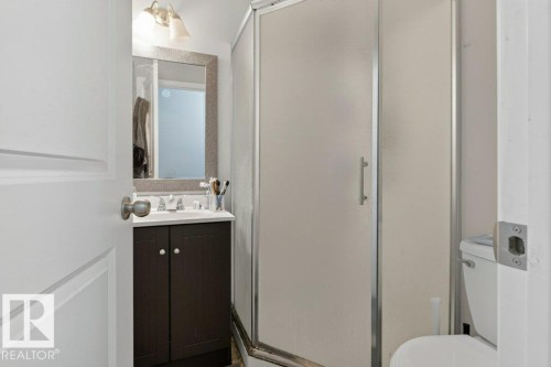 10724 72 Avenue Nw, Edmonton, AB - Indoor Photo Showing Bathroom
