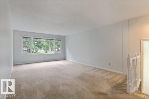 11217 38 Street Nw, Edmonton, AB - Indoor