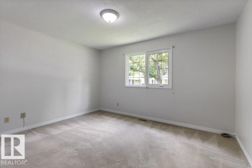 11217 38 Street Nw, Edmonton, AB - Indoor Photo Showing Other Room