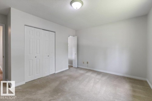 11217 38 Street Nw, Edmonton, AB - Indoor Photo Showing Other Room