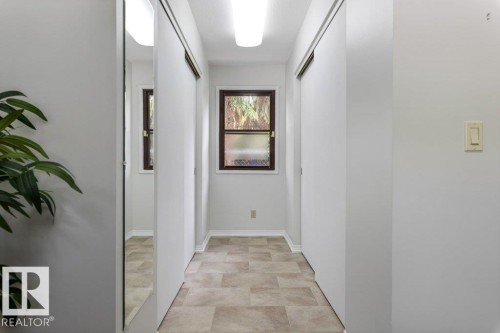 11217 38 Street Nw, Edmonton, AB - Indoor Photo Showing Other Room