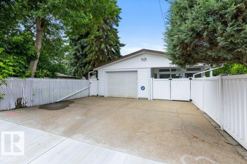 11217 38 Street Nw, Edmonton, AB - Outdoor