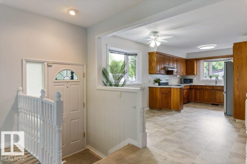 11217 38 Street Nw, Edmonton, AB - Indoor Photo Showing Other Room