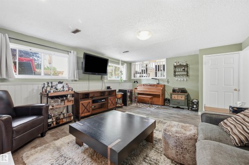 18639 72 Avenue Nw, Edmonton, AB 