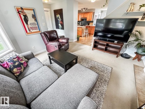 12060 19 Avenue Sw, Edmonton, AB - Indoor Photo Showing Living Room