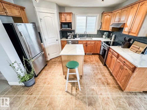 12060 19 Avenue Sw, Edmonton, AB - Indoor Photo Showing Kitchen
