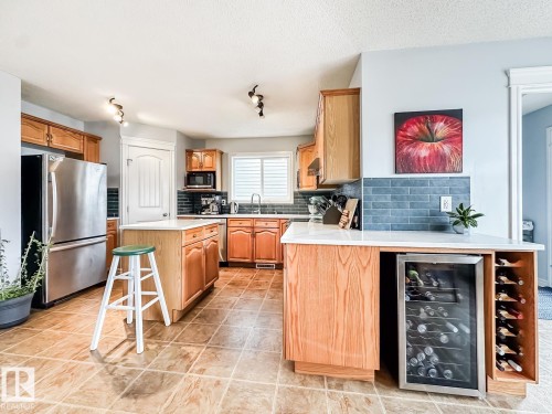 12060 19 Avenue Sw, Edmonton, AB - Indoor Photo Showing Kitchen