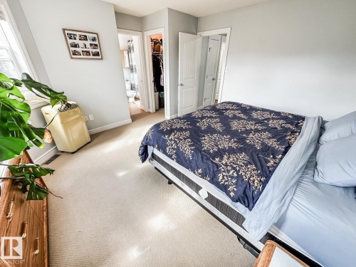 12060 19 Avenue Sw, Edmonton, AB - Indoor Photo Showing Bedroom