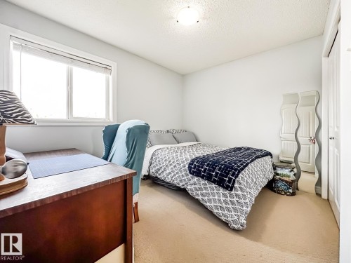 12060 19 Avenue Sw, Edmonton, AB - Indoor Photo Showing Bedroom