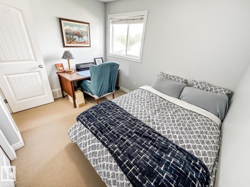 12060 19 Avenue Sw, Edmonton, AB - Indoor Photo Showing Bedroom