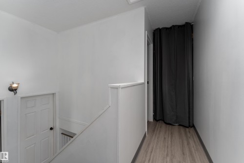 105 Callingwood Two Nw, Edmonton, AB - Indoor Photo Showing Other Room