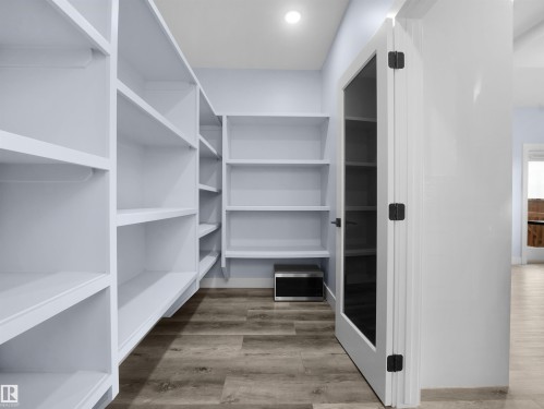 829 Morris Avenue, Leduc, AB - Indoor With Storage