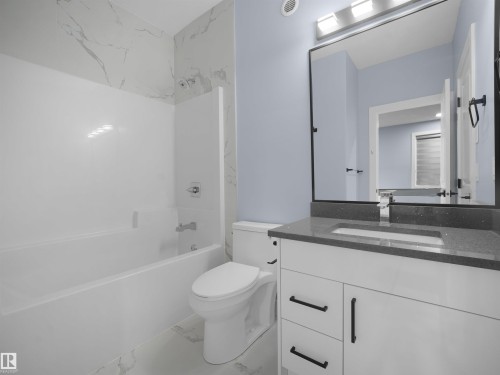 829 Morris Avenue, Leduc, AB - Indoor Photo Showing Bathroom