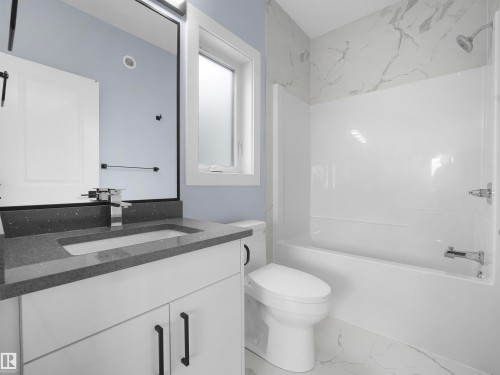 829 Morris Avenue, Leduc, AB - Indoor Photo Showing Bathroom